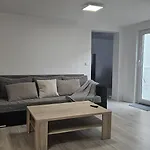 Appartamento 2 Mit Terrasse