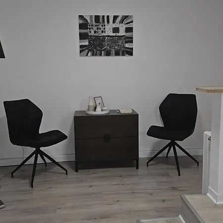 2 Mit Terrasse
