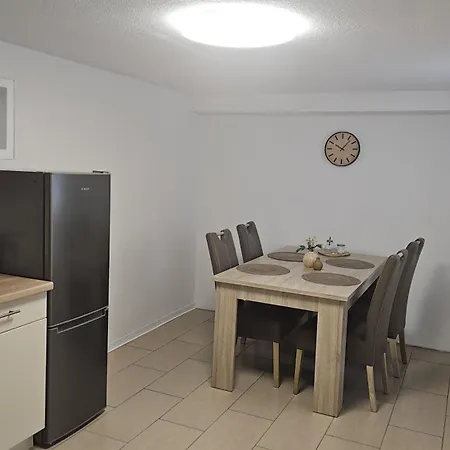 2 Mit Terrasse * Ehlscheid